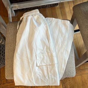 Women’s White Wide Leg Cargo Pants NWOT